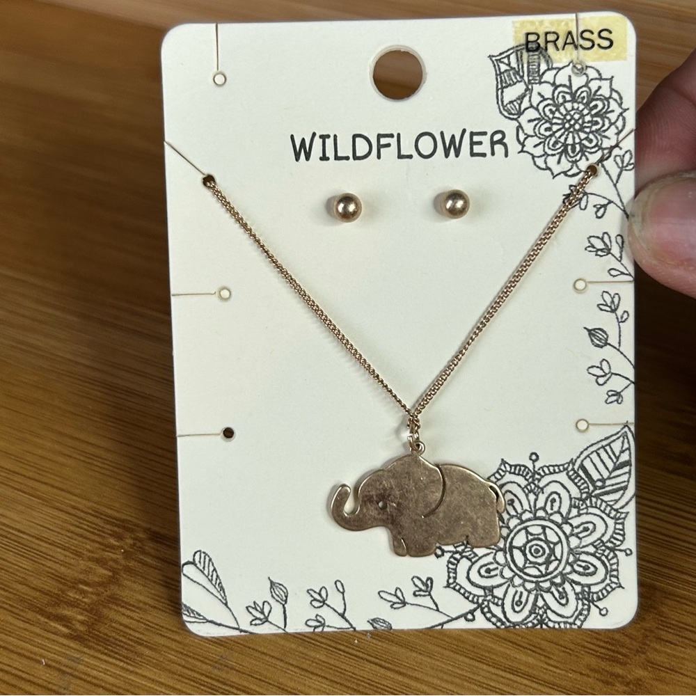 Wildflowers Gold Stud Earrings and elephant necklace - Picture 3 of 5